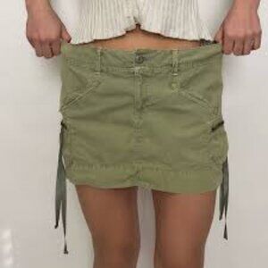 American Eagle Outfitters Y2K Low rise Camo mini mini skirt size 6 #Preppy